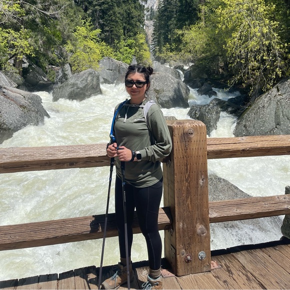 Meet your Posher, Sonia - Picture 1 of 5